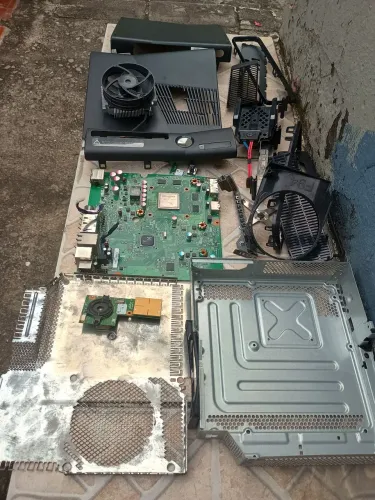 Lote de peças Xbox 360 ( só tenho o que está nas fotos)