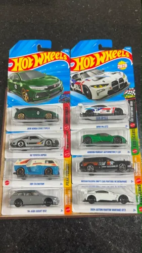 Miniaturas Hot wheels. A partir de R$24,00