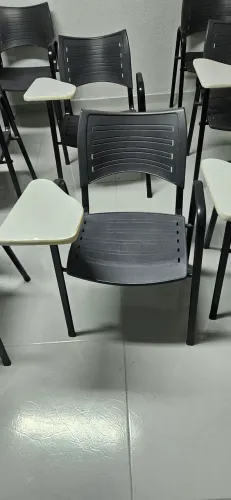 Cadeira de escola/universitária