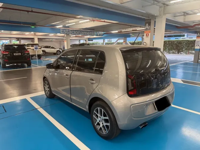 Volkswagen Up! High 1.0 TSI Total Flex 12V 5P 2016