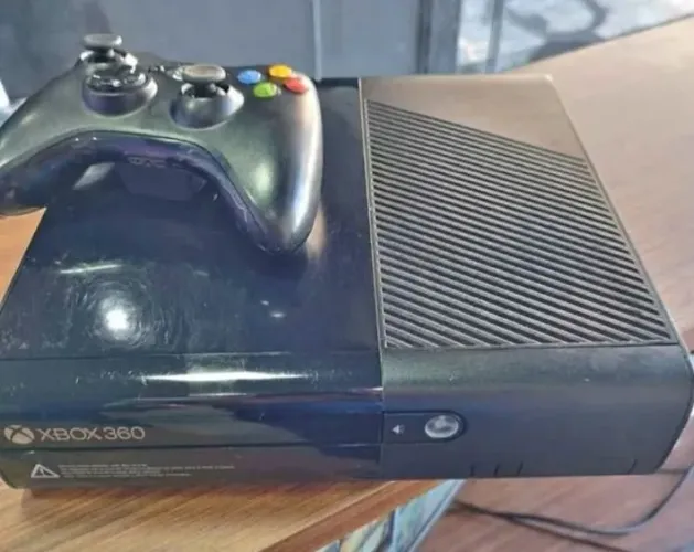 Xbox 360 Slim com defeito 