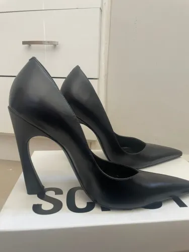 Scarpin Schutz Lexi | Couro Preto | N° 35