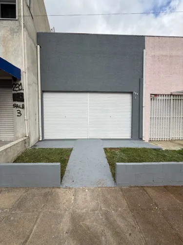 Sala comercial em Curitiba. Troco por carro