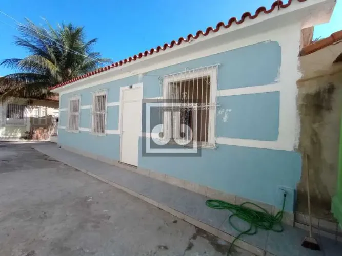 Casa de Vila em locação - toda reformada - 3 quartos - 2 banheiros - armário de cozinha - 