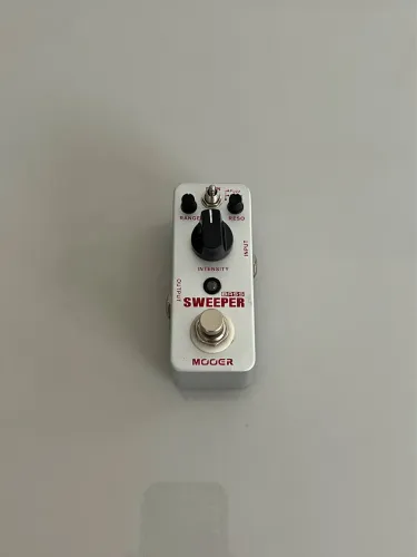 Pedal Mooer Sweeper Bass