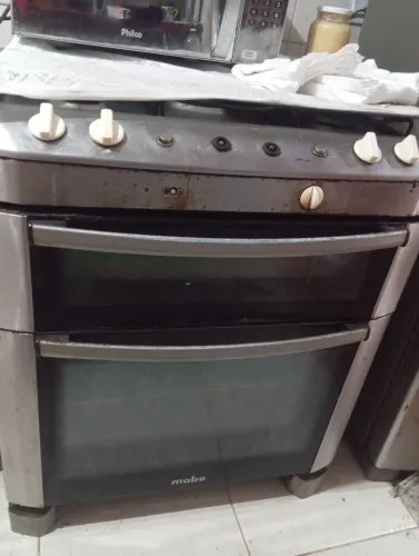 Vendo fogão 250,00 modelo 5 bocas, cromado com forno a gás e forno elétrico