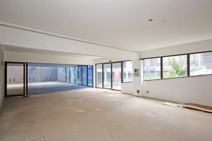 LOJA COM 921M² PARA LOCAÇÃO NO BAIRRO GUTIERREZ