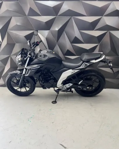 FZ25 ABS 2024 - Apenas 42 km - Estado de Zero