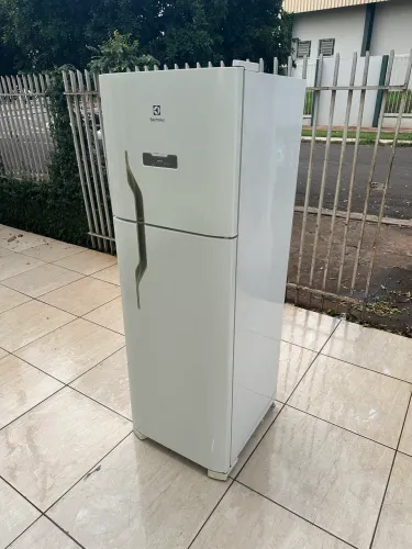 Geladeira duplex frost free de 371 litros