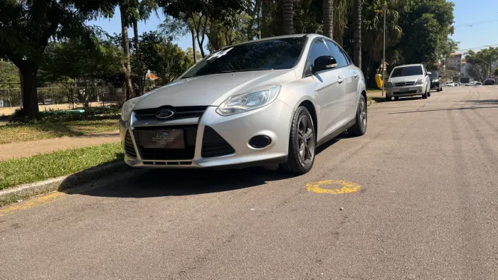 Ford Focus Sedan 1.6 16V Flex 4P Aut. 2014