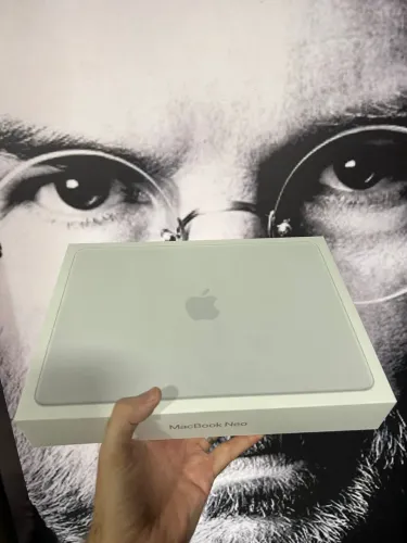 MACBOOK NEO 8/512 PRATA (LACRADO)