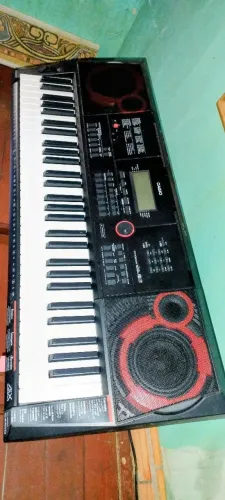 Teclado ctx 3000 ,semi novo nem foi usado