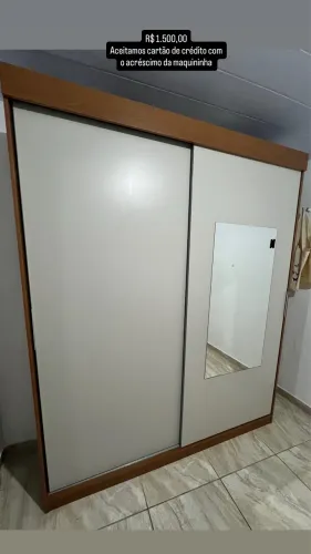 Guarda roupa 3 meses de uso, barato pra vender logo