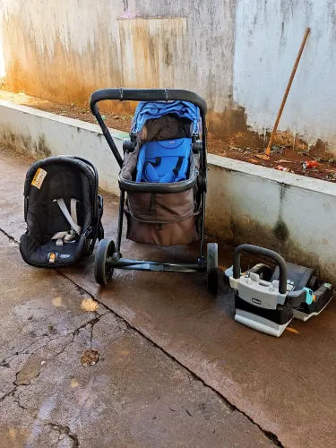 Carrinho Urban Chicco Unissex completo esta sujo vai outras cores