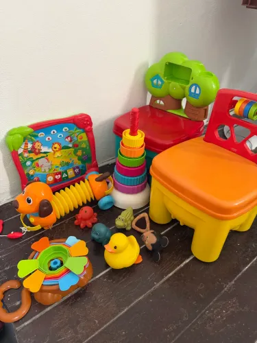 Lote brinquedos para bebê