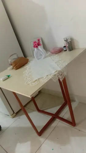 mesa bege quadrada