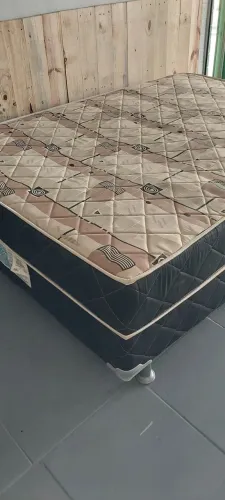 Cama box acoplada de molas