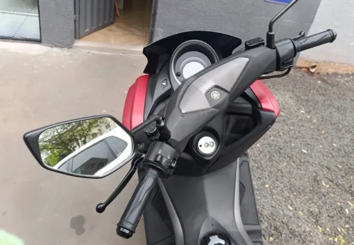 N Max 2019 com 19 mil km