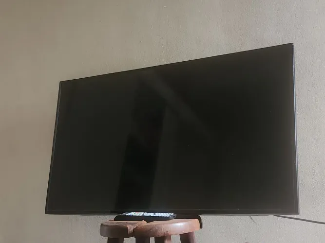 Tv AOC 40' COM DEFEITO