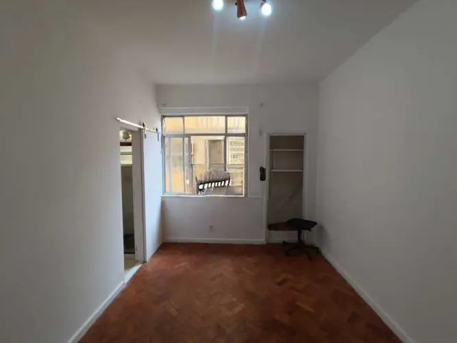 Apartamento : / Residencial / Glória