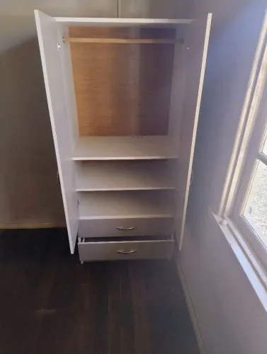 Vendo roupeiro 2 portas