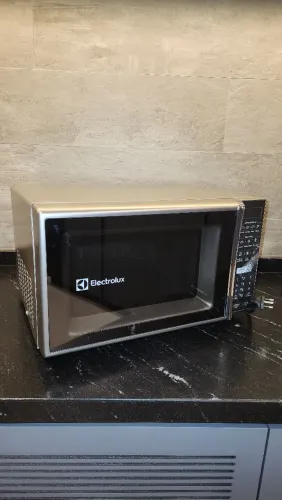 Microondas Electrolux 27litros excelente estado