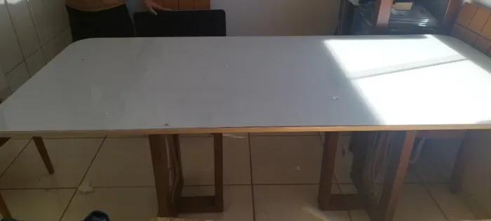 Mesa de jantar de vidro