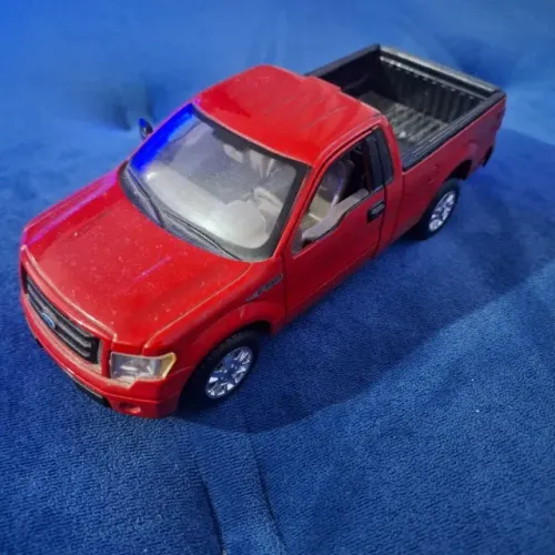 2010 Ford F-150 STX Miniatura Vermelha - Escala 1:27