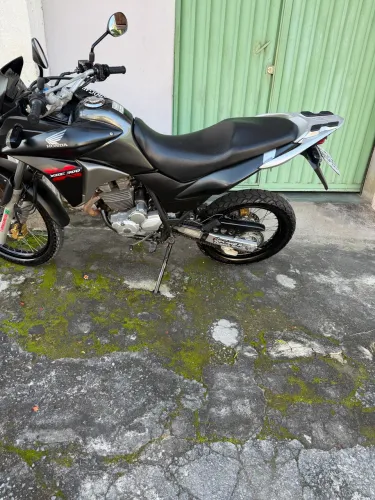 Xre 300 pouco rodada 