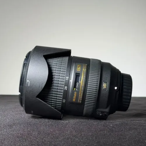 Lente Nikon AF-S 18-300mm G VR