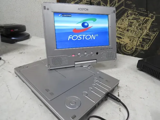 dvd portatil tela de 7  foston