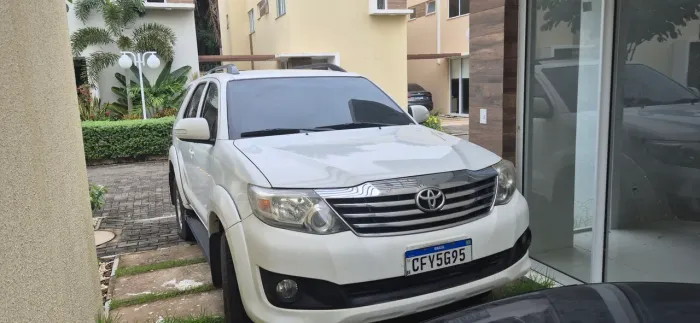 Toyota Hilux SW4 SR 4X2 2.7/2.7 Flex 16V Mec. 2013