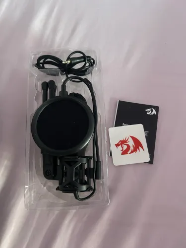 Microfone Redragon novo