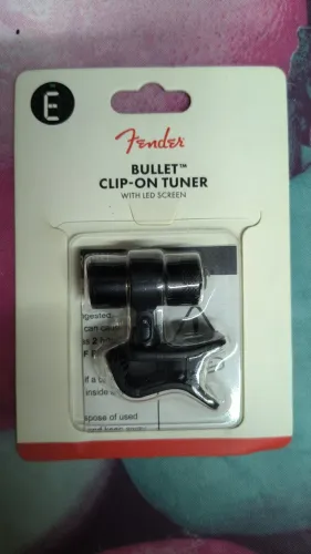 Afinador Fender Bullet Clip-On Tuner com LED - NOVO