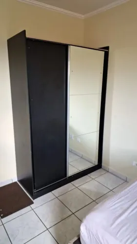 Guarda roupas solteiro
