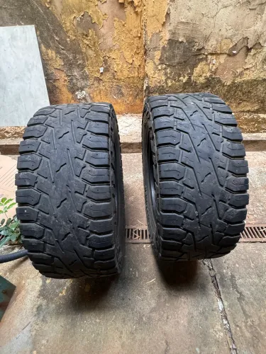 Pneus Venom Power R/T+ 33x12.50 R18 - Usados