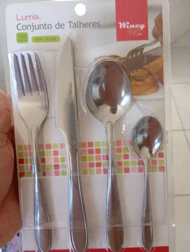 Conjunto talheres+ tábua de cortar 