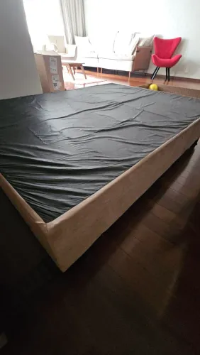 Doação de base e cabeceira de cama