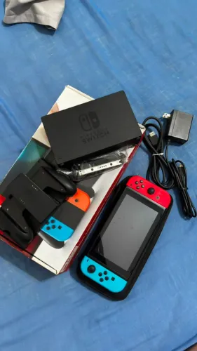 Nintendo Switch V1 + MicroSD 128GB