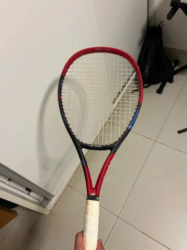 Yonex vcore 100