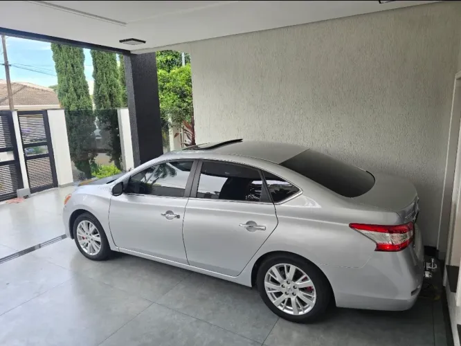 Nissan Sentra SL 2.0/ 2.0 Flex Fuel 16V Aut. 2016