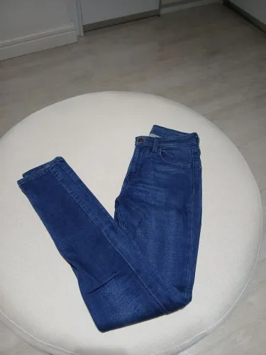 Calça Levis - Feminina - Tam 36