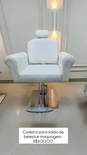 Cadeira para Salão de Beleza / Maquiagem - Branca