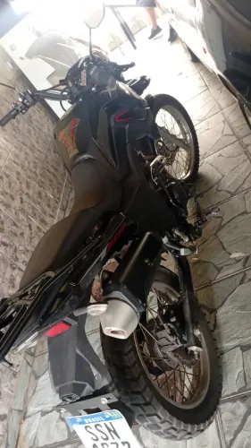 Moto nova poucos KM rodados 