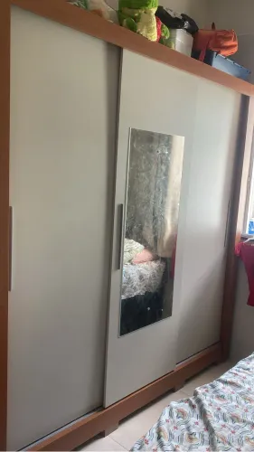 Guarda roupa de correr