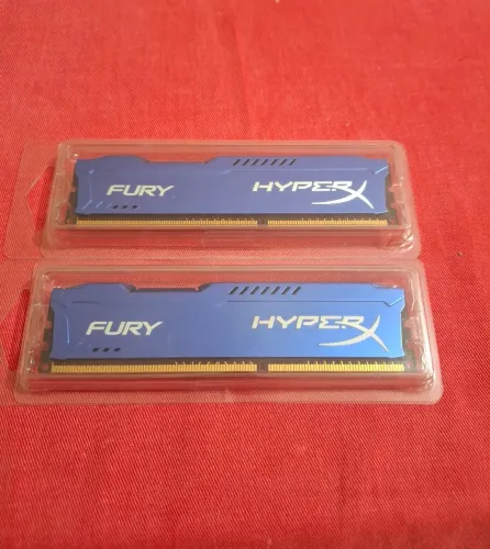 Memória RAM 8GB DDR3 HyperX (2x4GB)