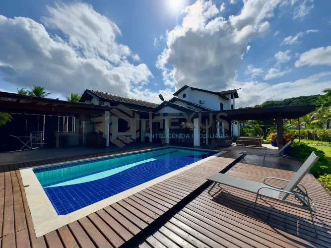 Casa reformada com piscina e área gourmet no Jardim Pernambuco I, Guarujá