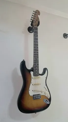 Guitarra Strato Tagima regulada + capa