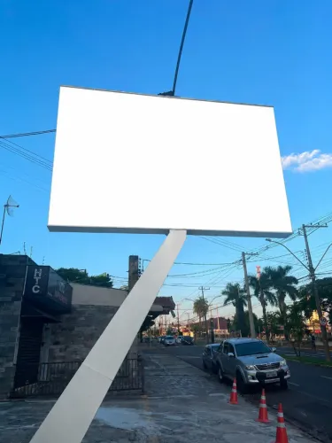 TOTEM PARA LOJA
