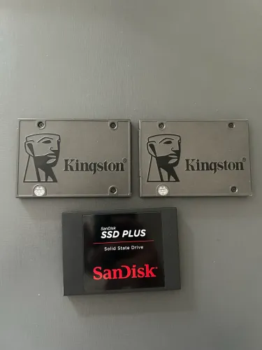 3 SSD KINGSTON e SANDISK 240 GB